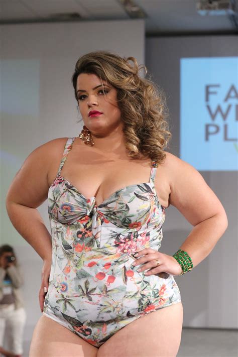 Fotos Beldades plus size participam de semana de moda em São Paulo