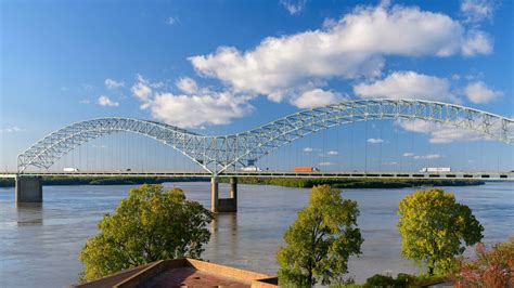 Ships Stuck In Mississippi River After Memphis Bridge Cracks