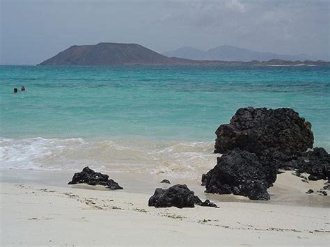 Playa De Corralejo Al Fondo La Isla De Lobos CORRALEJO Fuerteventura