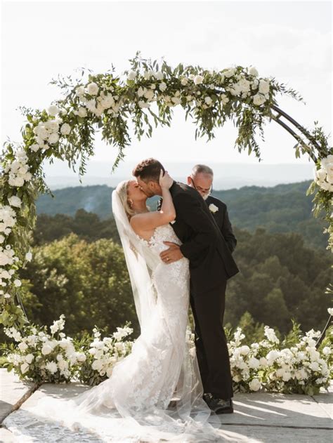 The Pavilion At Five Gables Howe Farms Wedding Venue In Tennessee