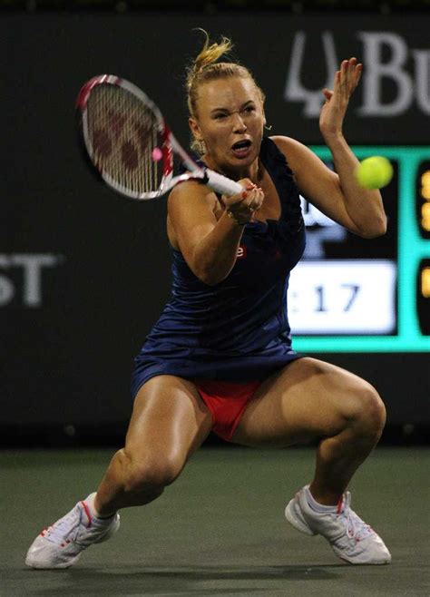 Caroline Wozniacki Vs Maria Sharapova Upskirt Moment In Indian Wells