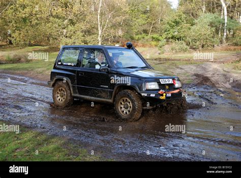 Suzuki Vitara Off Road - Pecinta Dunia Otomotif