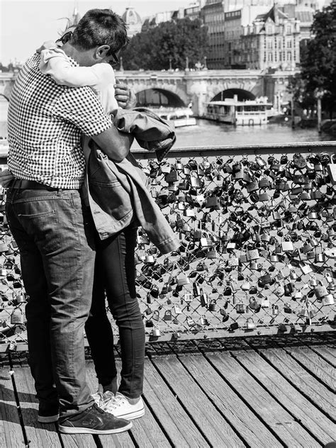 Les Amoureux Du Pont Des Arts Sur Le Pont Des Arts Paris Flickr