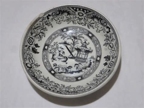 ANCIENNE PETITE ASSIETTE plate en faïence de GIEN décor jardin