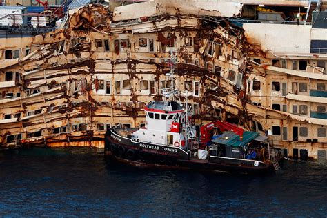 Costa Concordia 2012 Cruise Ship Disaster That Killed 32 Ibtimes Uk