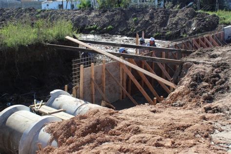 Se realizan trabajos complementarios al cordón cuneta de Cettour