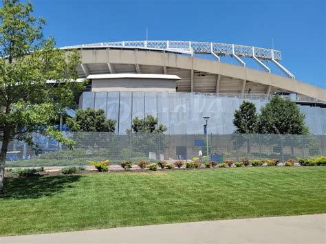 Hotels Near Kauffman Stadium | Football Snack Helmets