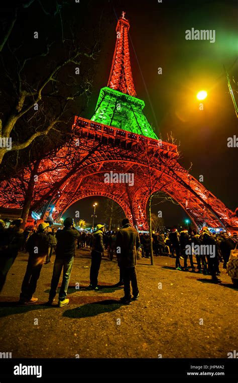 Paris France January 1 2016 Eiffel Tower Light Performance Lit Up