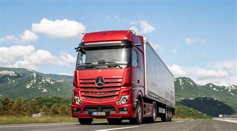 Mercedes Benz Unveils New Actros Uk