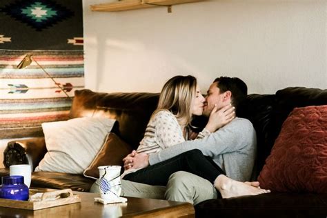 Couple On The Couch Pesquisa Google Cuddling Couples Cute Couples