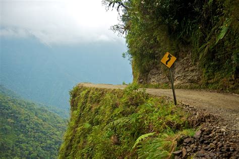 A Terrifying Tour Of The World S Most Dangerous Road North Yungas In