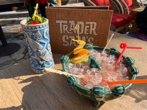 PHOTOS, REVIEW: New Drinks, 4 New Souvenir Mugs Released at Trader Sam ...