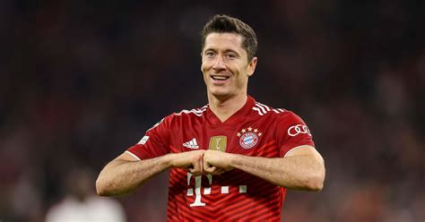 Robert Lewandowski Wins Iffhs Mens World Best Player For 2021