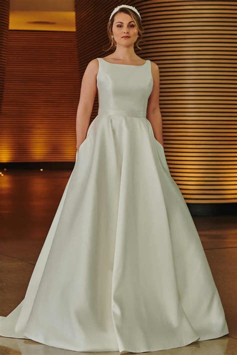 Elbeth Gillis colección cápsula novias curvy 2022 Fiancee Bodas