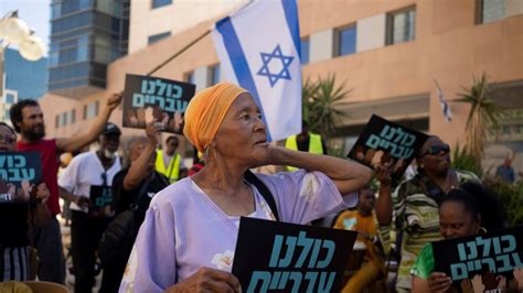 Zwarte Hebreeërs dreigen uitgezet te worden in Israël Dagblad Suriname