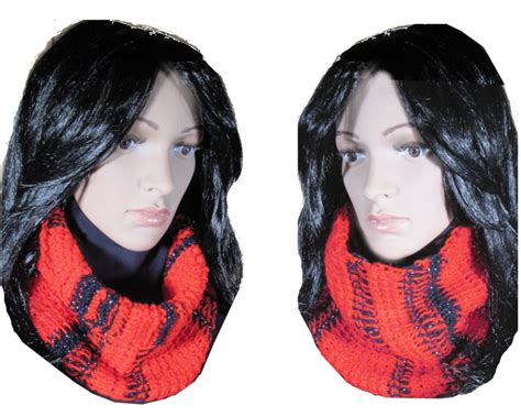 Accessoires Tunesisch gehäkelter Schal Schalkragen Loop Snood Red