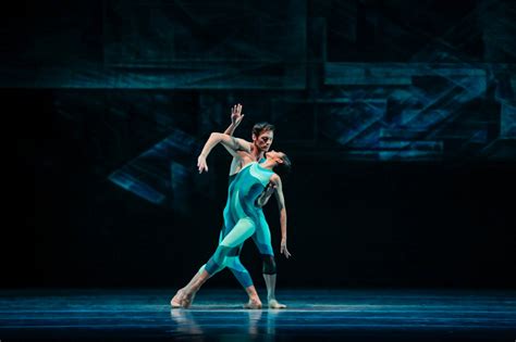 Chicago Dance Review Modern Masters Joffrey Ballet At The Auditorium