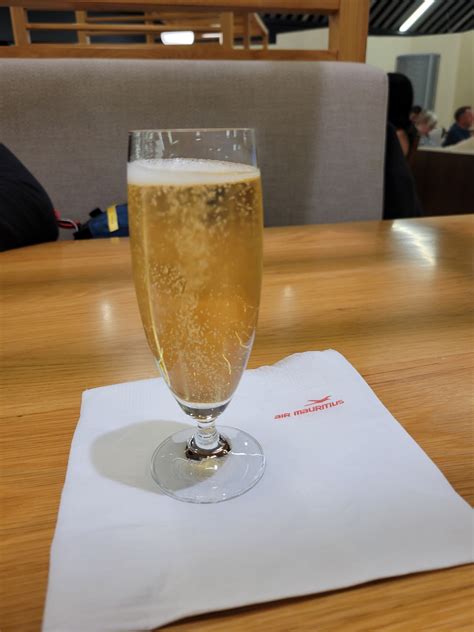 Mauritius-Airport-Lounge – WeLeaveToday