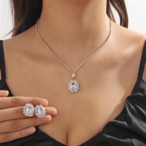 2 Pièces Ensemble De Bijoux collier Boucles D oreilles Éclatant En