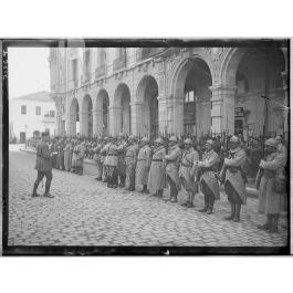 ImagesDéfense Salonique Prise d armes devant le GQG Le général