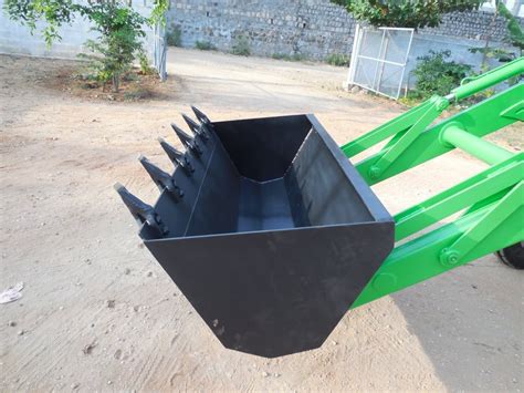 Hydraulic 700 Kg Tractor Front Loader For Agriculture Lifting