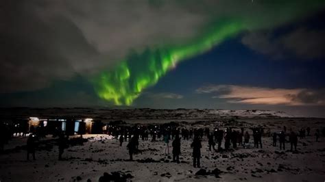 UN ITALIANO IN ISLANDA CI PORTA ALLA SCOPERTA DELL AURORA BOREALE E