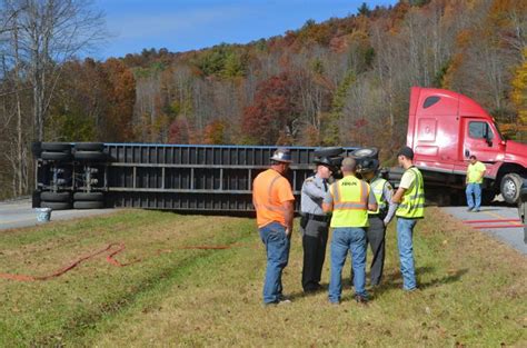 Tractor Trailer Wrecks On Us 421 Mountain News