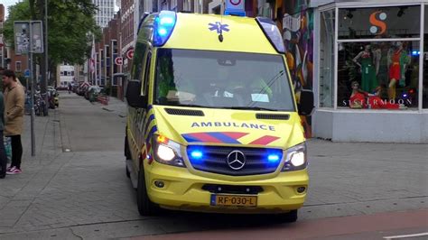 Verschillende Ambulances Lifeliner Audi Politie Met Spoed Naar