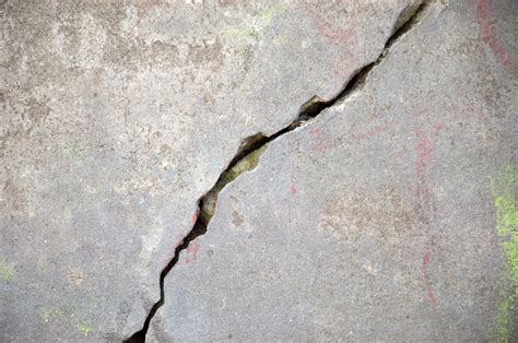 Causes of Concrete Foundation Cracks | Basement Waterproofing