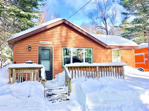 Pet-Friendly Cabin Rental with Front Porch near Marquette, Michigan