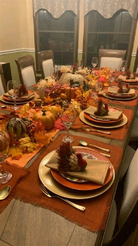 Thanksgiving table decorations | Thanksgiving dinner table setting ...