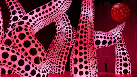 Yayoi Kusama Stages A Polka Dotted Wallpaper Takeover Wallpaper