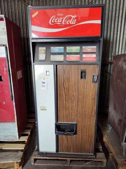 Coca Cola Pop Machine As Is Kraupie S Real Estate Auctioneers