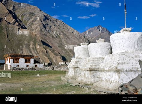 Buddhist Chortens Rangdom Village Zanskar India Stock Photo Alamy