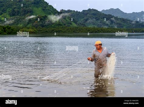 Kosrae People Hi Res Stock Photography And Images Alamy