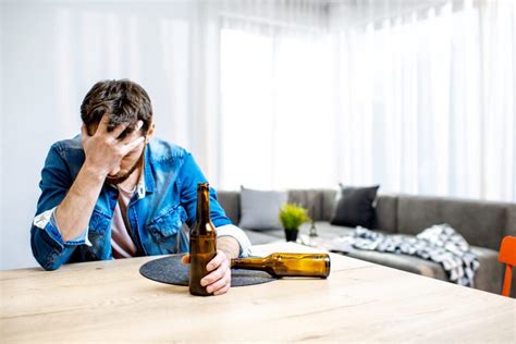 Warning Signs and Symptoms of a Functioning Alcoholic - FATEH World News