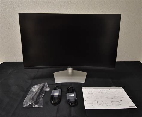 Dell S3221QS 32 Inch Curved 4K UHD VA Ultra Thin Bezel Monitor AMD