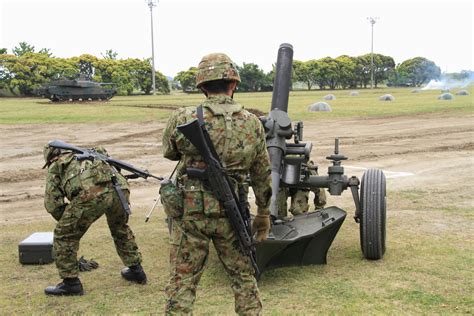 自衛隊入隊に学歴は必要？社会人が自衛官になる方法も解説 スタンバイplus プラス ｜仕事探しに新たな視点と選択肢をプラスする