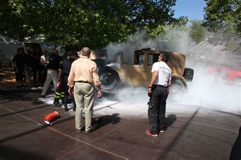 Ferrari Enzo Nearly Catches Fire From Burning 1929 Bentley Autoevolution