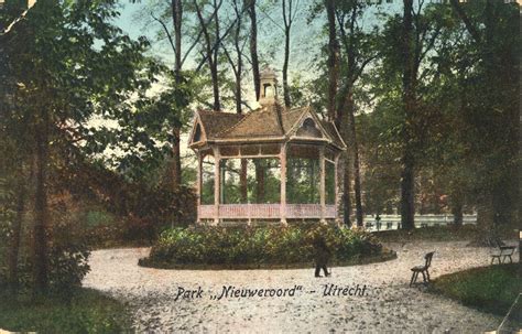 Utrecht Gezicht Op De Muziektent In Het Park Nieuweroord Te Utrecht