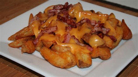 Patatas Con Queso Cheddar Y Bacon