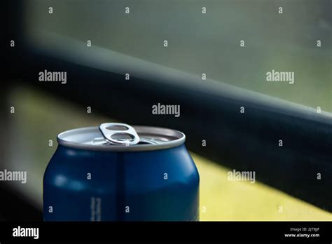 Top of open drinks can with ring pull Stock Photo - Alamy