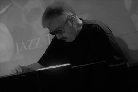 Nie Yje Wojciech Karolak Legenda Polskiego Jazzu Muzyk Mia Lata