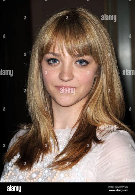 Abby Elliott No Strings Attached