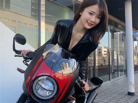 平嶋夏海さんのインスタグラム写真 平嶋夏海instagram「今日は バイクの日 バイクの写真まとめてみました！ 本当はもっと載せ