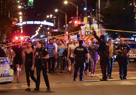 Gunman Dead After Shooting 14 Killing One In Toronto Canadian Police