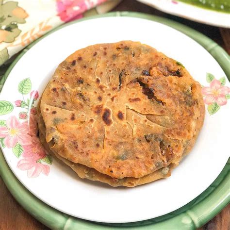 How to make Pyaaz Ka Paratha/onion Paratha Recipe