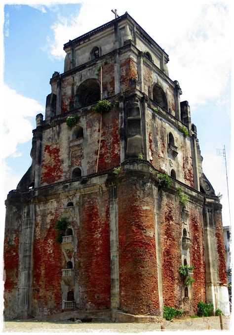 Sinking Bell Tower Laoag City Ilocos Norte Reigningstill