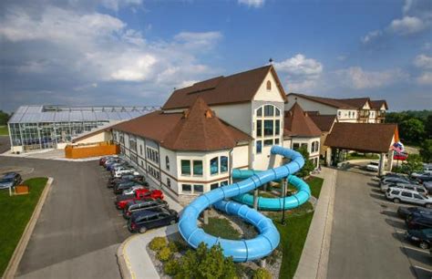 Zehnder's Splash Village Hotel & Waterpark (Frankenmuth, MI): What to ...