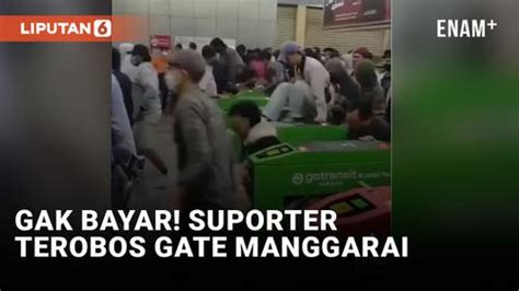 VIDEO Barbar Suporter Bola Terobos Gerbang Stasiun Manggarai Tanpa